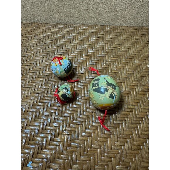 Vintage Hand-Painted Wooden Nesting Ball Set With String & Cat Motif - Picture 1 of 12